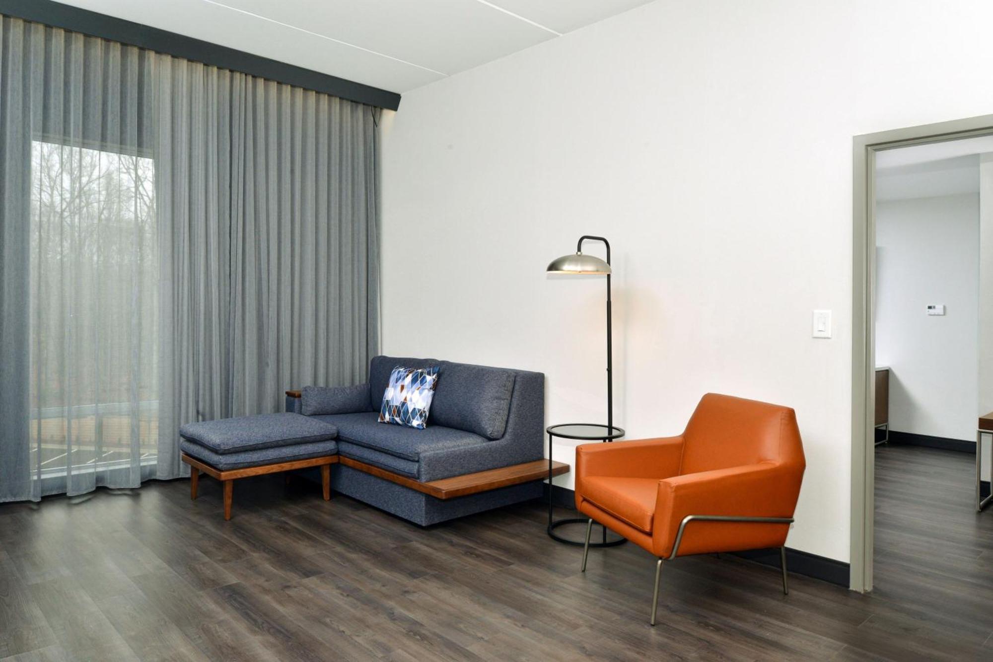 Courtyard By Marriott Raleigh Cary Crossroads Hotel Eksteriør billede