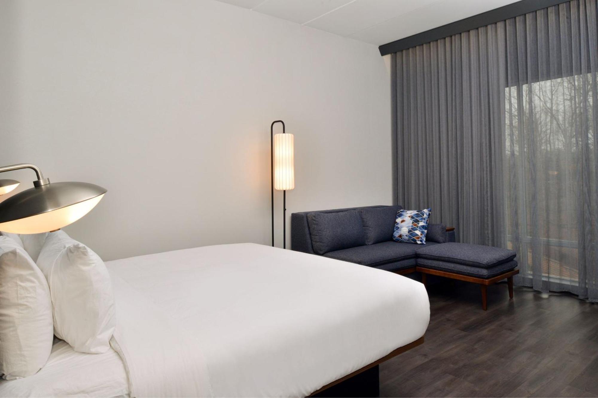 Courtyard By Marriott Raleigh Cary Crossroads Hotel Eksteriør billede